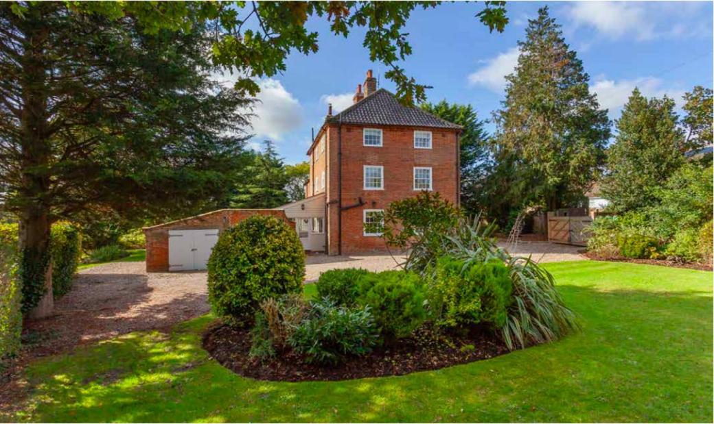 Villa Large Three Storey Georgian House And Gardens Wrentham Exterior foto